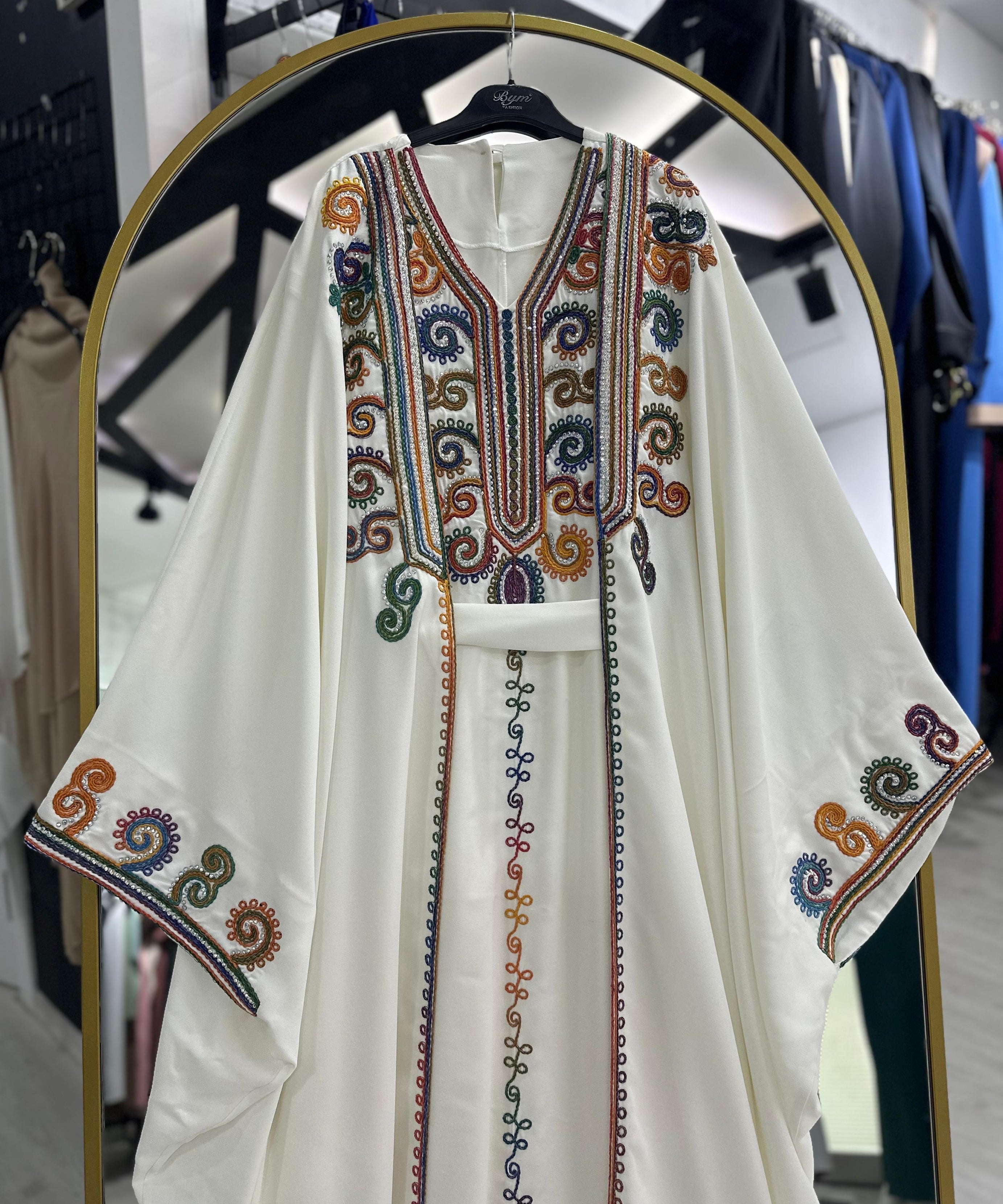 Şeyha abaya takımı beyaz, işlemeli, resmi yazlık abaya takımı