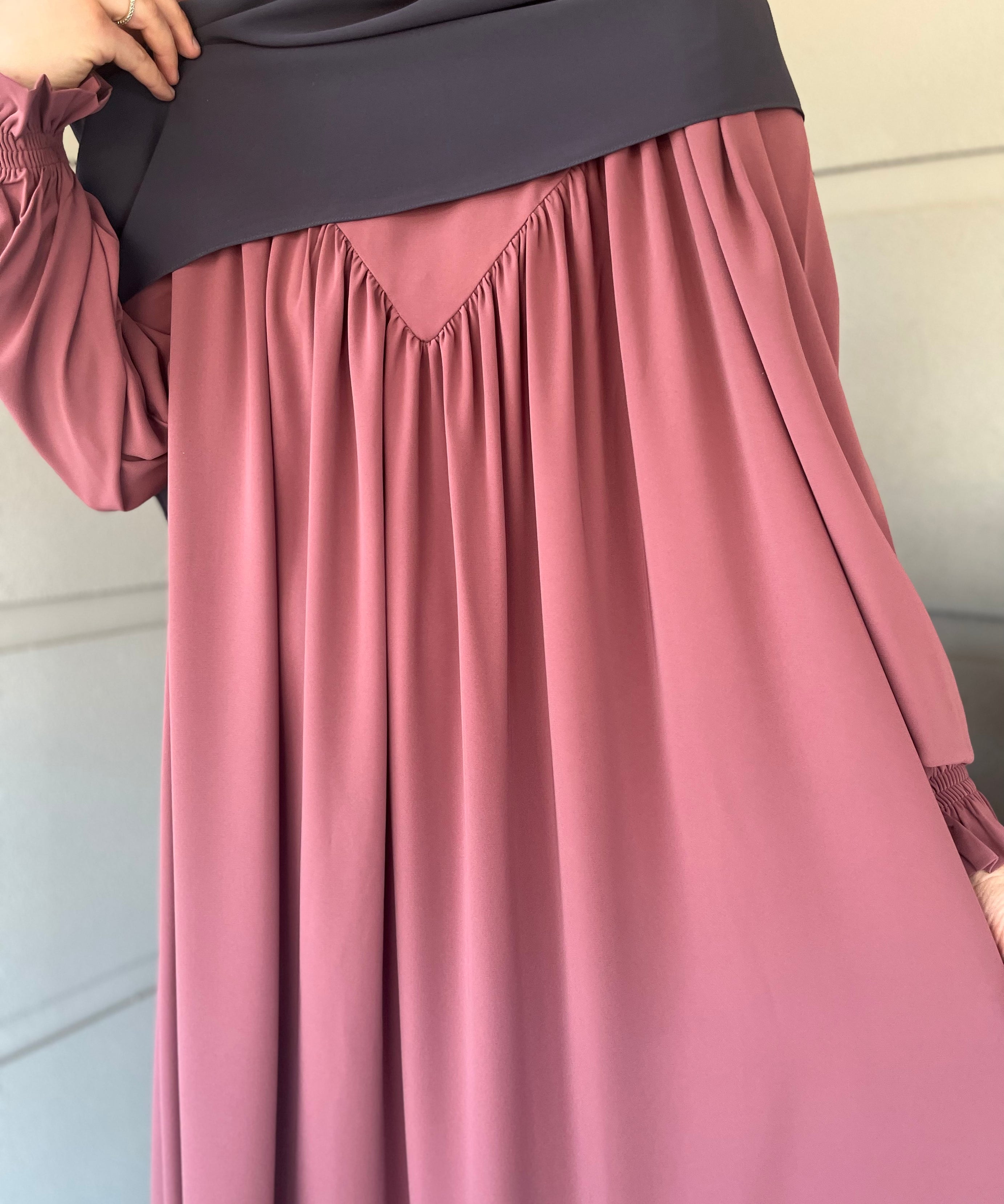 Aylin Ferace Model 119165