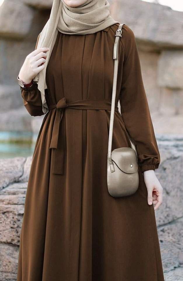 Kolları fırfırlı ve beli bağcıklı ferace (kahverengi)