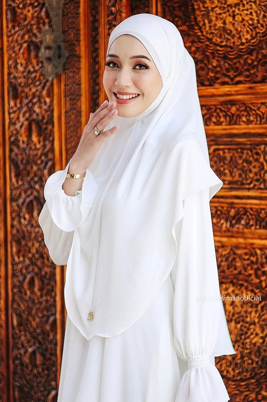 Sara Takimi Model T10113